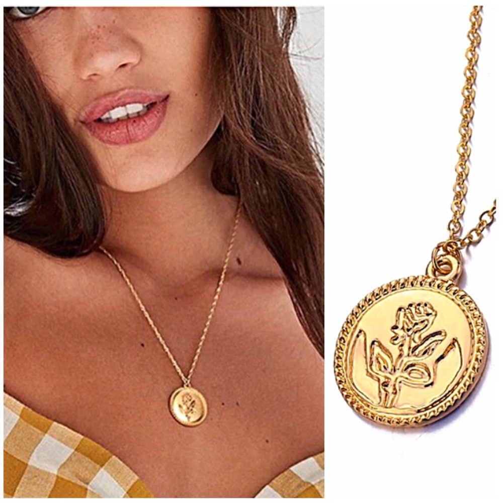🌹 Gold 18” Rose Pendant Necklace